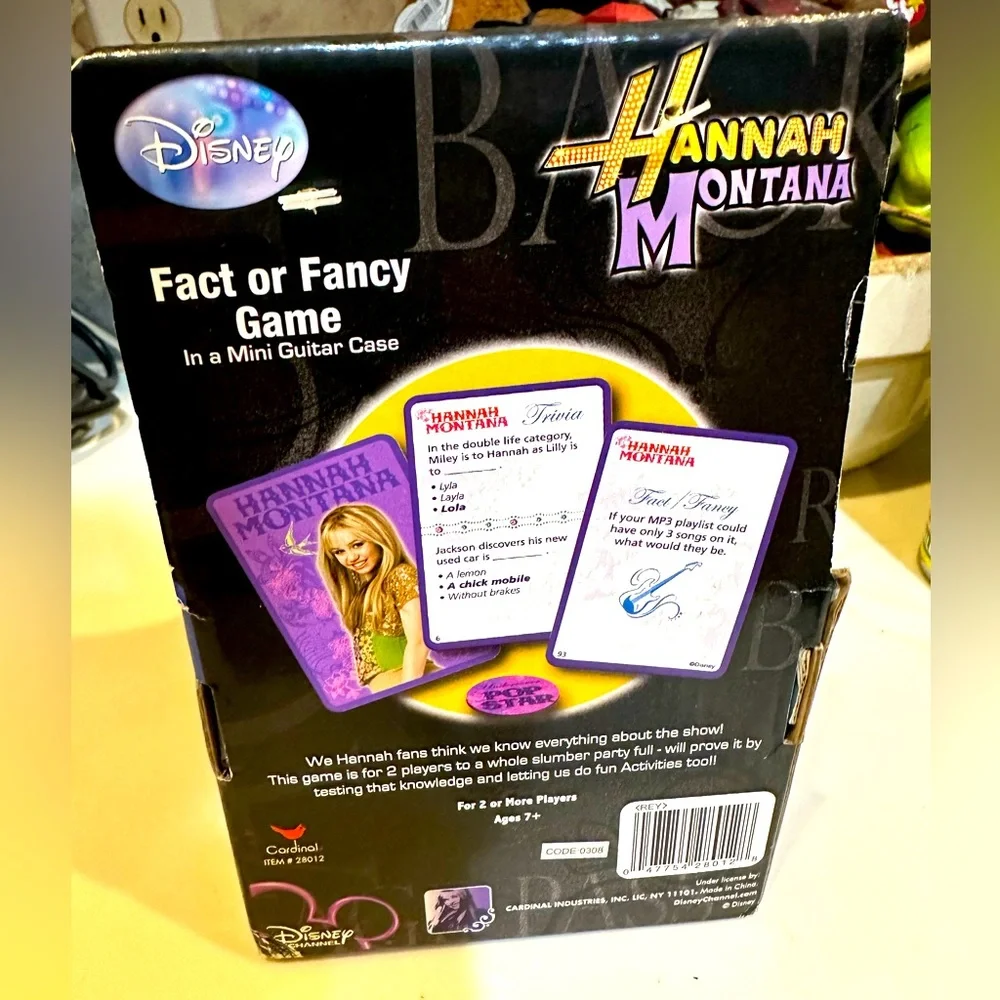 VTG HANNAH MONTANA FACT OR FANCY GAME MINI ZIP STORAGE GUITAR CASE MILEY CYRUS